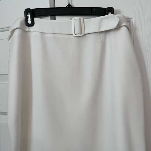 Women’s White Skirt with Faux Belt on Front. - Picture 2 of 5